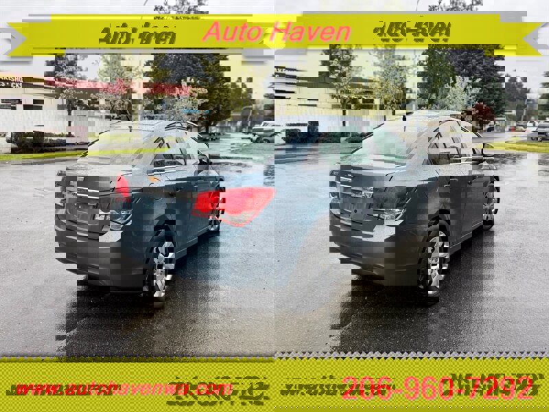 Used 2012 Chevrolet Cruze LS image 4