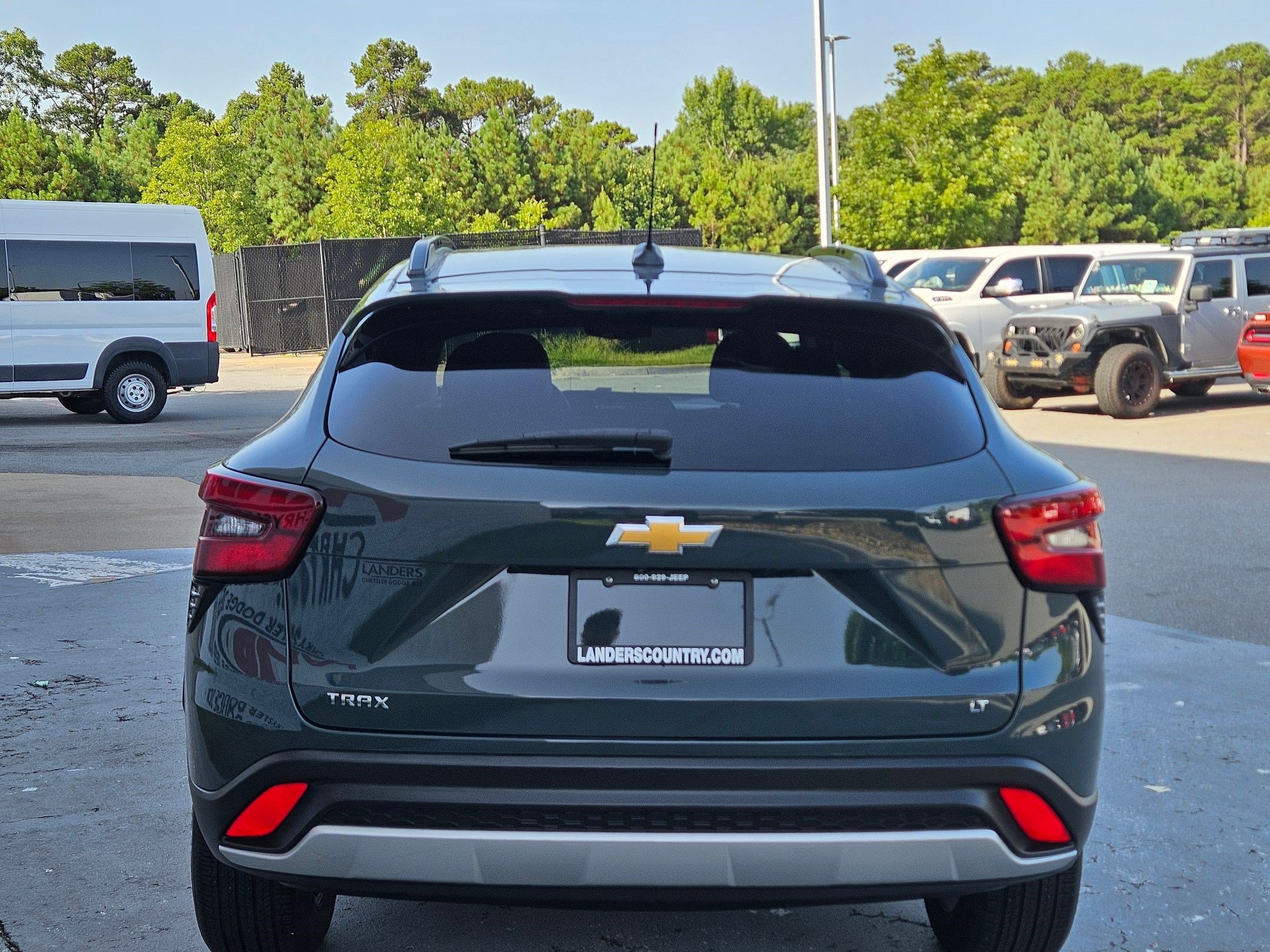 Used 2025 Chevrolet Trax LT FWD image 6