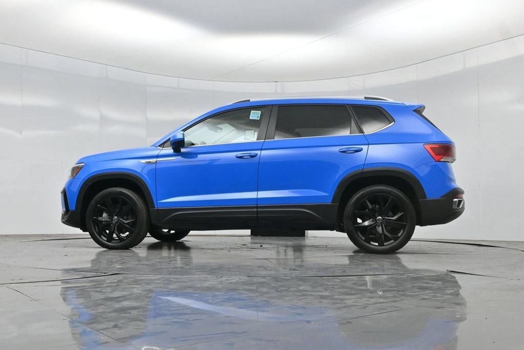 Used 2023 Volkswagen Taos SE w/ Panoramic Sunroof Package FWD image 58