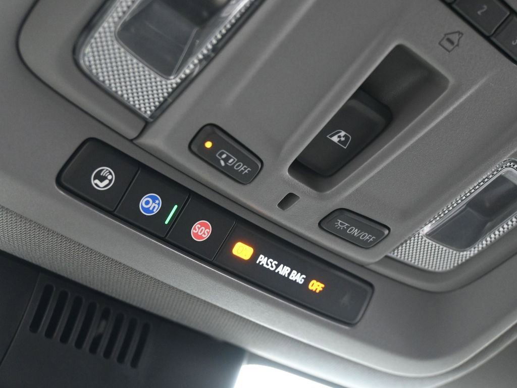 Used 2022 Chevrolet Silverado 1500 RST w/ Convenience Package II image 21