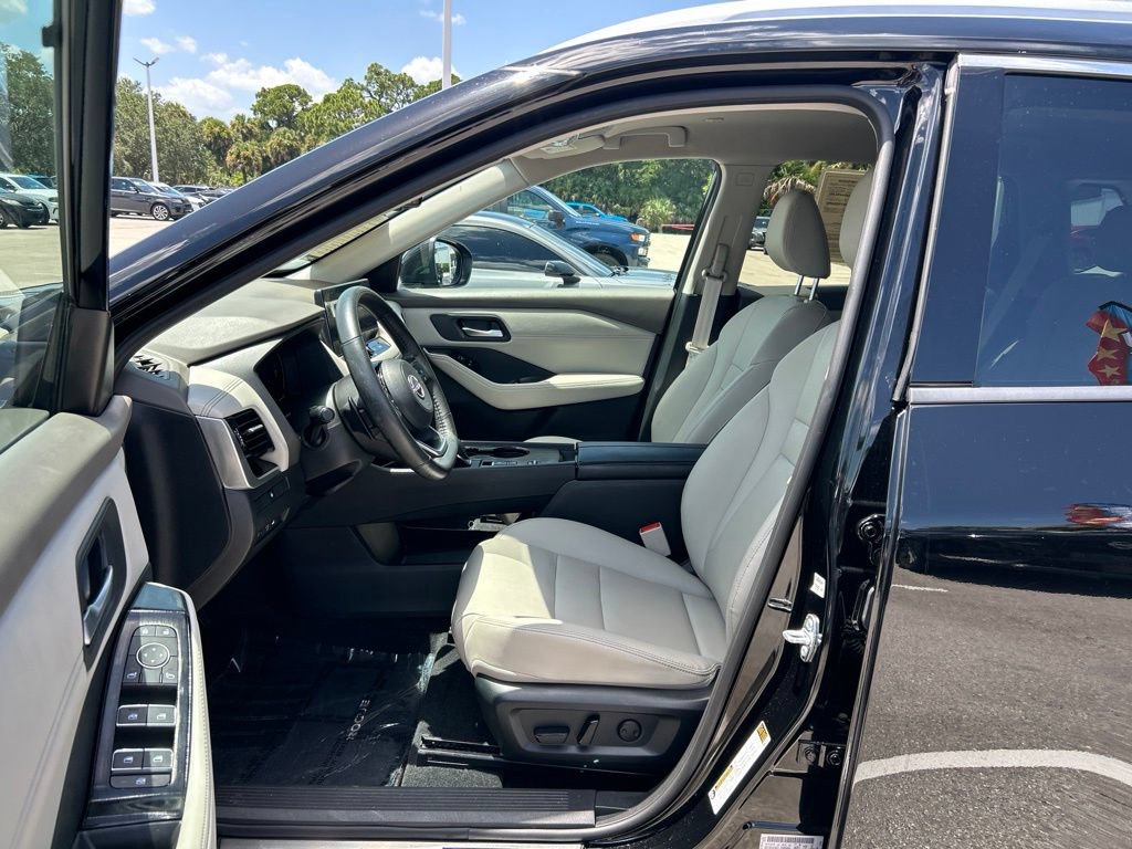Certified 2024 Nissan Rogue SL FWD image 17