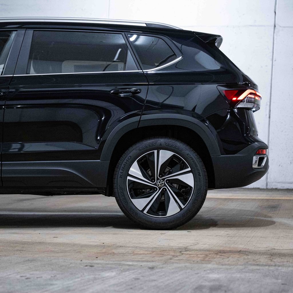 New 2026 Volkswagen Taos SE AWD/4WD image 4