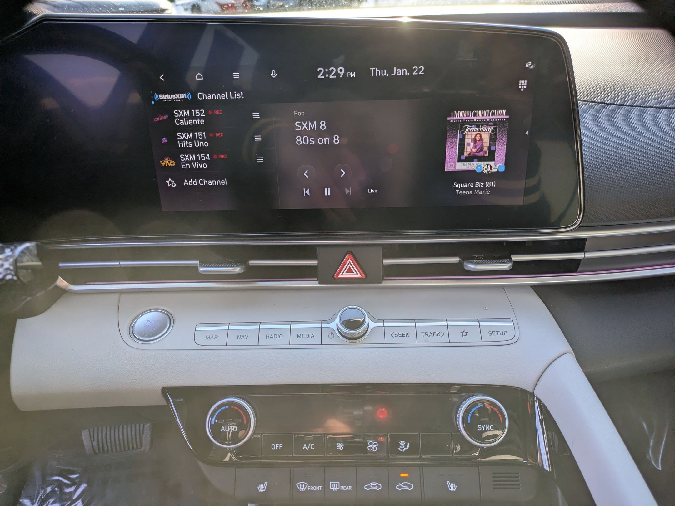 Certified 2025 Hyundai Elantra Limited image 16