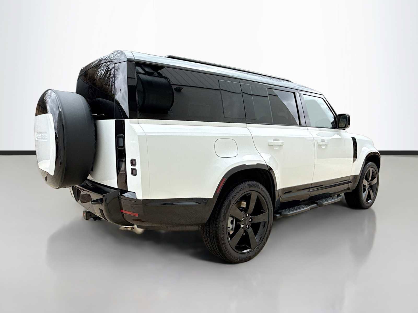 New 2026 Land Rover Defender 130 X-Dynamic SE AWD/4WD image 6