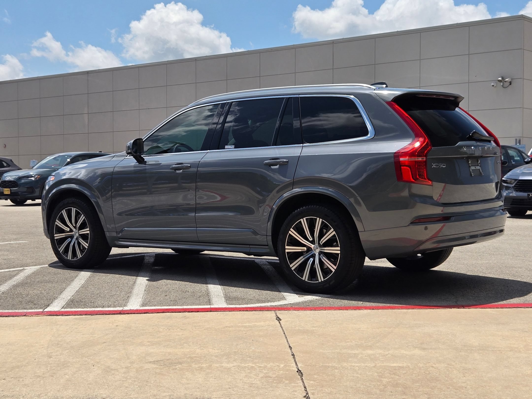 Used 2023 Volvo XC90 B5 Core AWD/4WD image 5