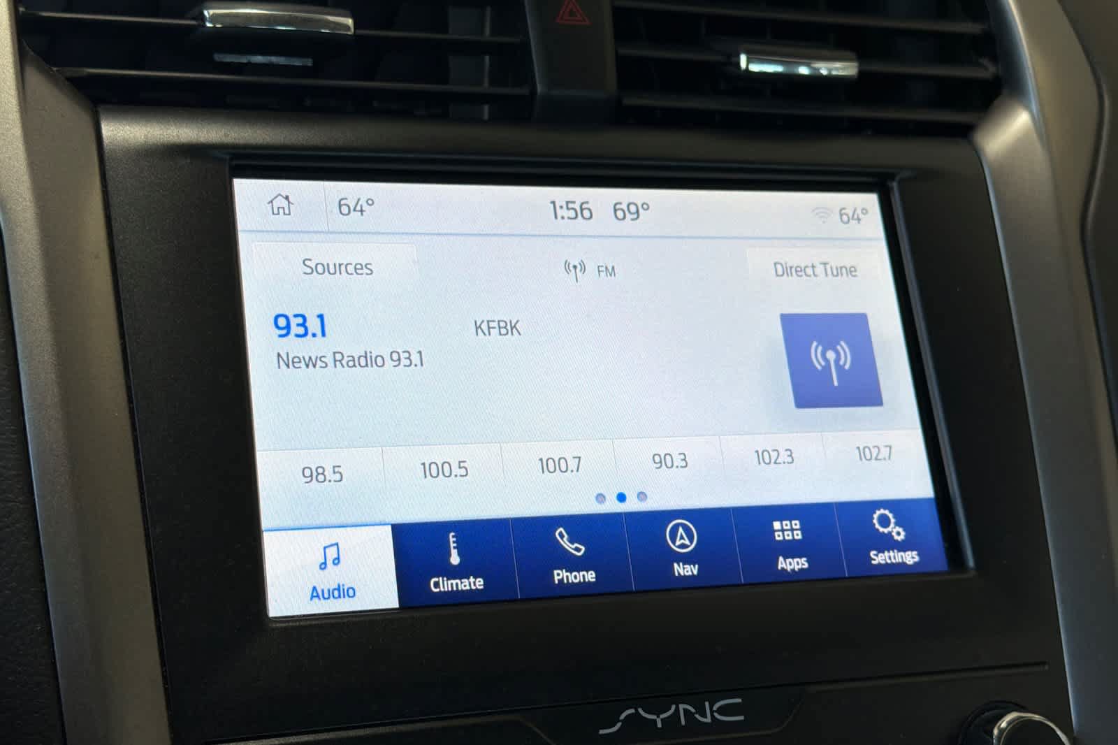 Used 2020 Ford Fusion SE FWD image 19