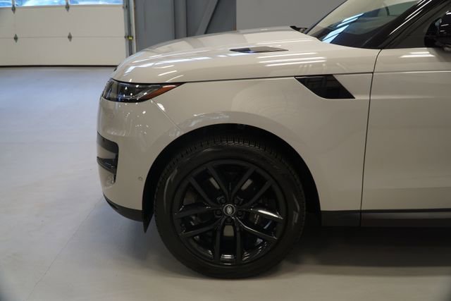 Used 2024 Land Rover Range Rover Sport SE AWD/4WD image 10