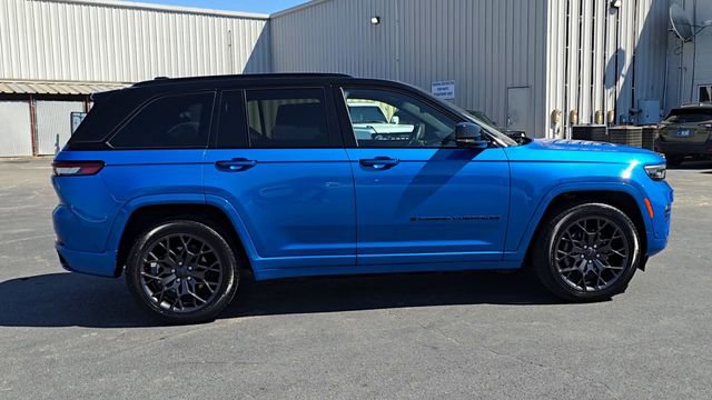 Used 2023 Jeep Grand Cherokee Summit AWD/4WD image 8