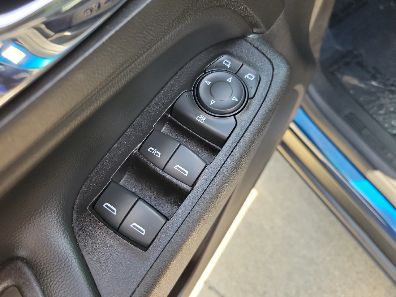 Used 2019 Chevrolet Equinox LT FWD image 14