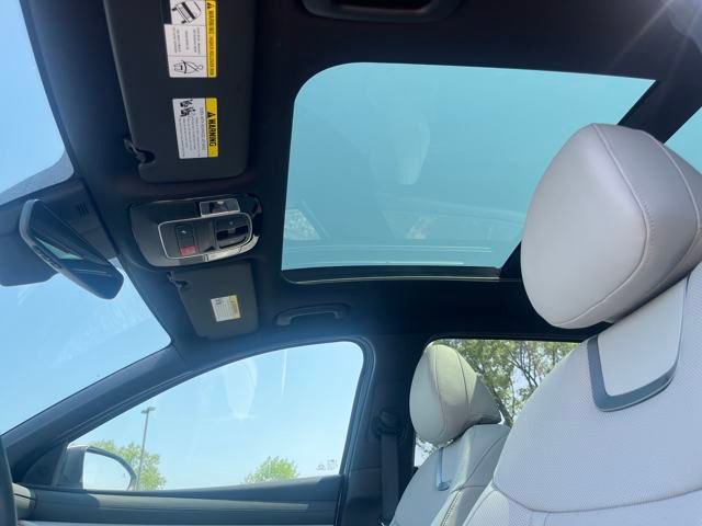 New 2025 Hyundai Tucson Limited image 14