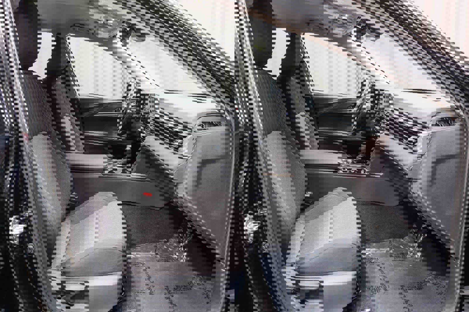 Used 2025 Toyota Camry LE w/ Convenience Package image 14