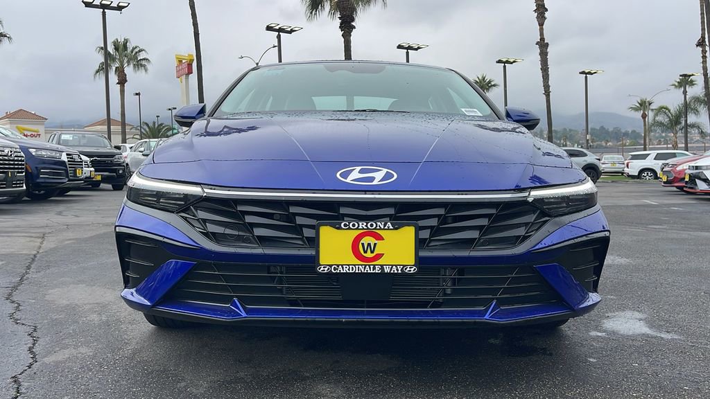 New 2025 Hyundai Elantra Limited image 4