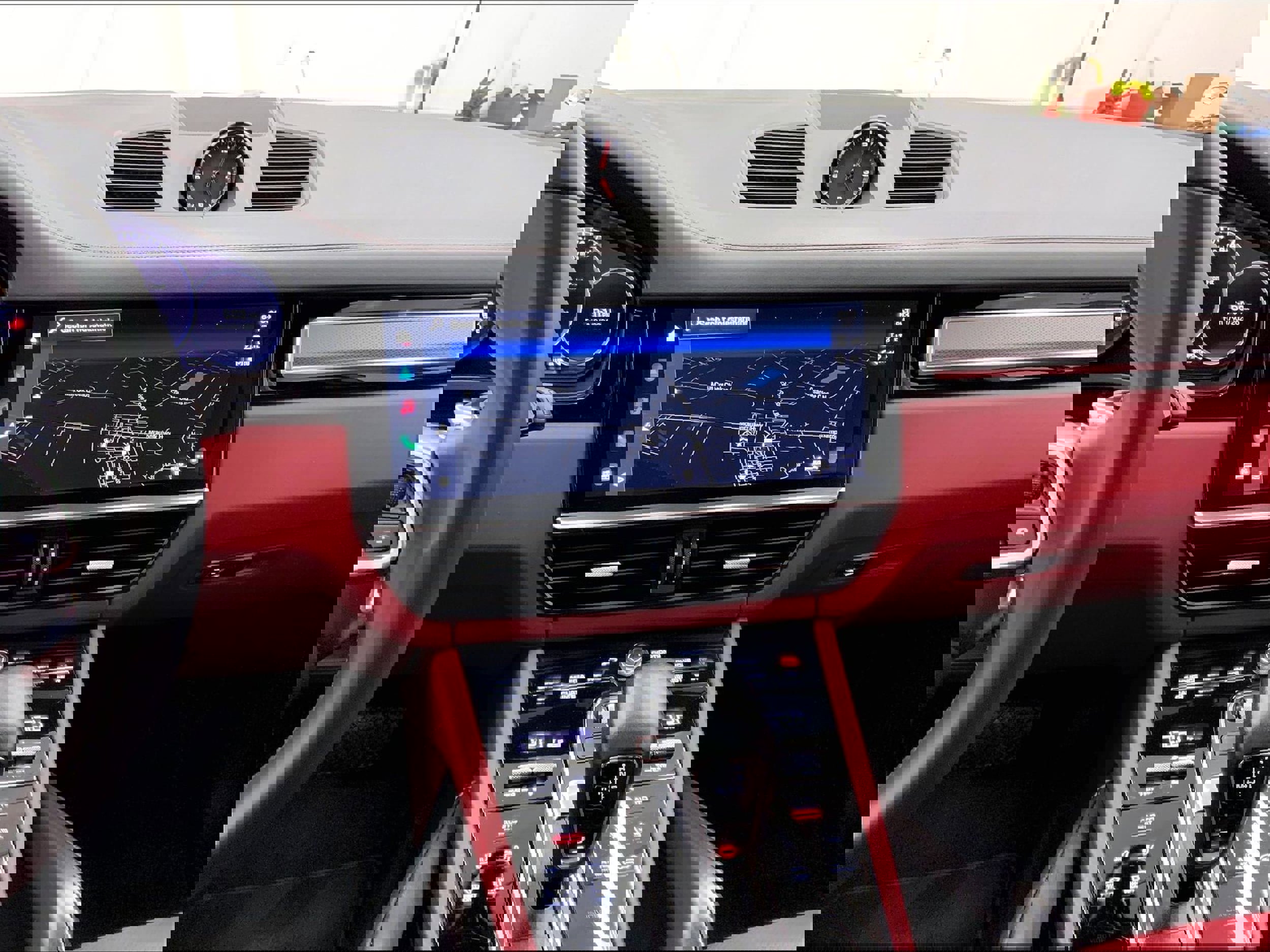 Used 2022 Porsche Cayenne Coupe image 17