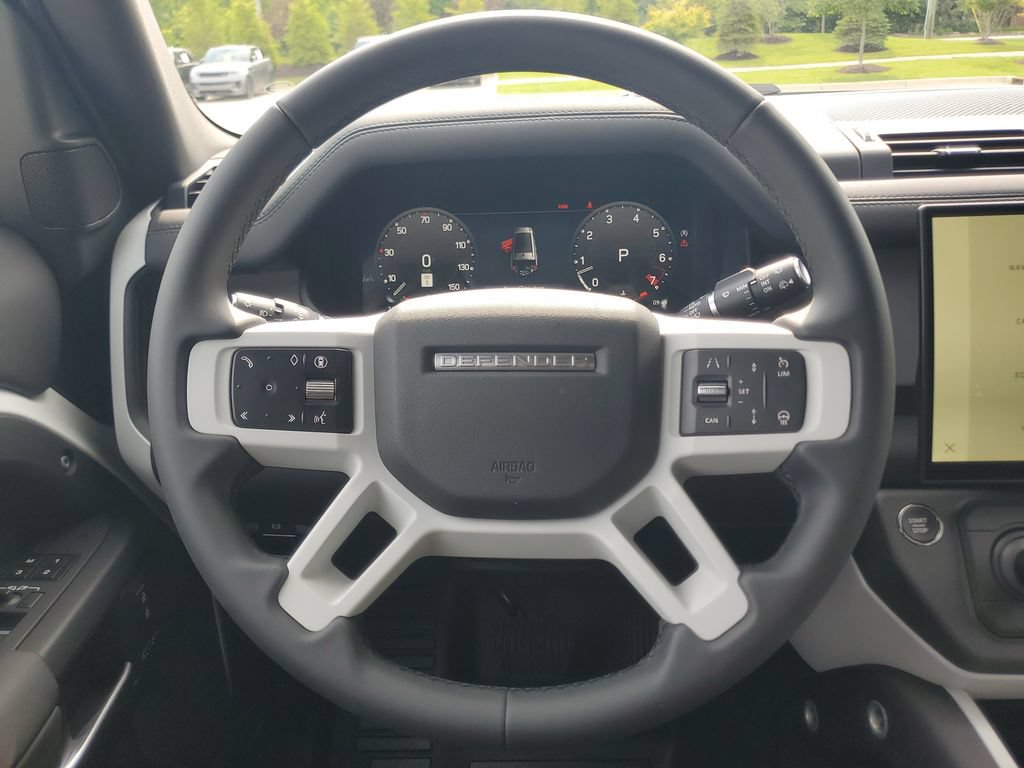 New 2026 Land Rover Defender 130 X-Dynamic SE AWD/4WD image 28