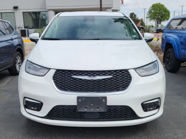 Used 2023 Chrysler Pacifica Touring-L FWD image 2