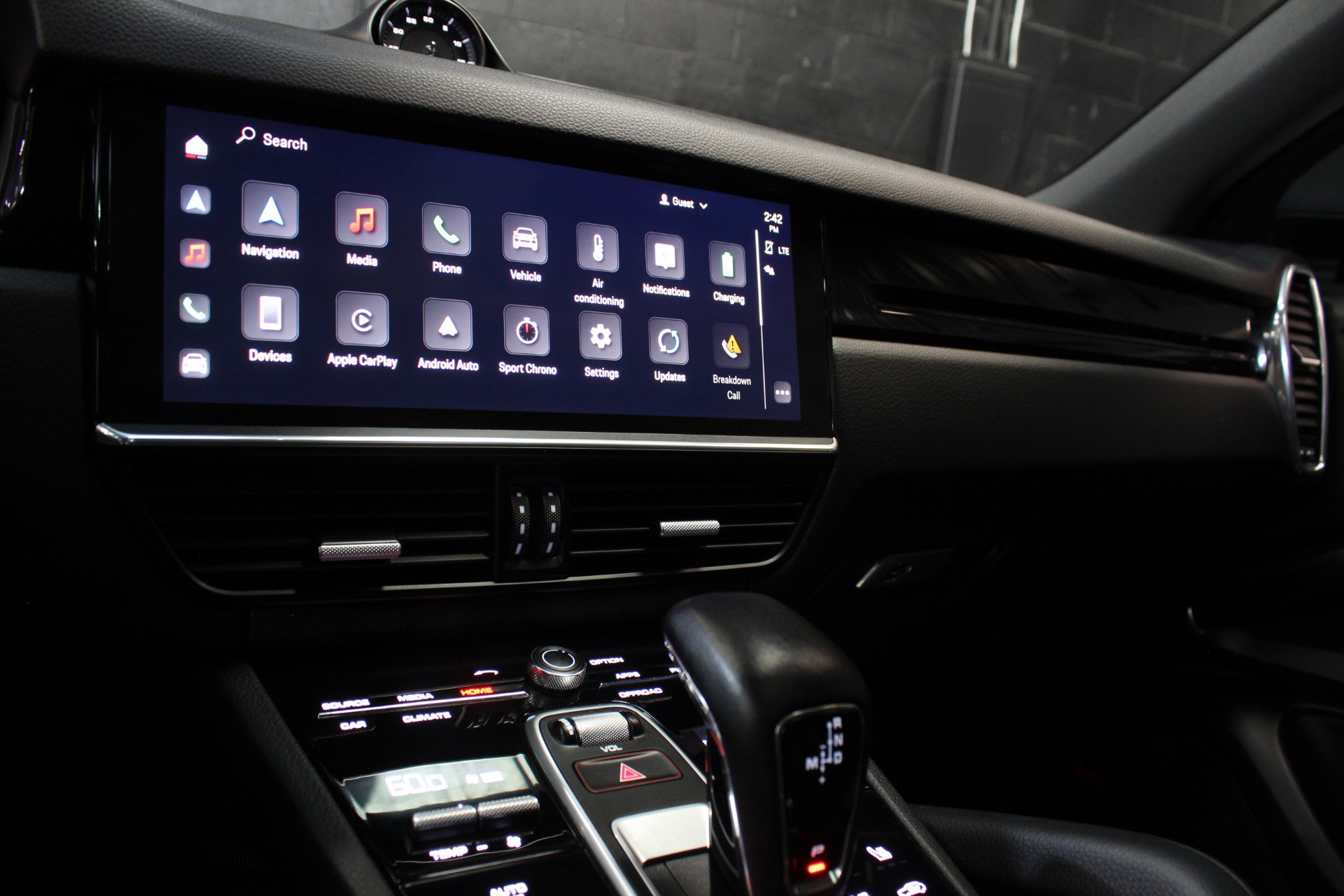 Used 2022 Porsche Cayenne E-Hybrid w/ Premium Package image 48