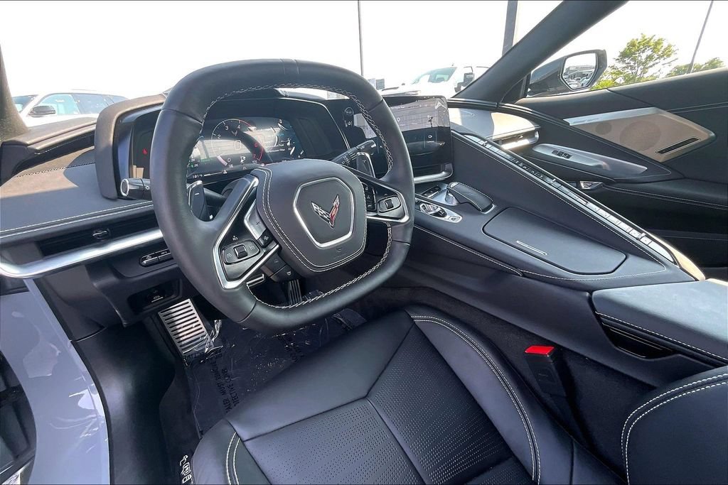 Used 2025 Chevrolet Corvette Stingray Preferred Conv w/ Z51 Performance Package RWD image 10