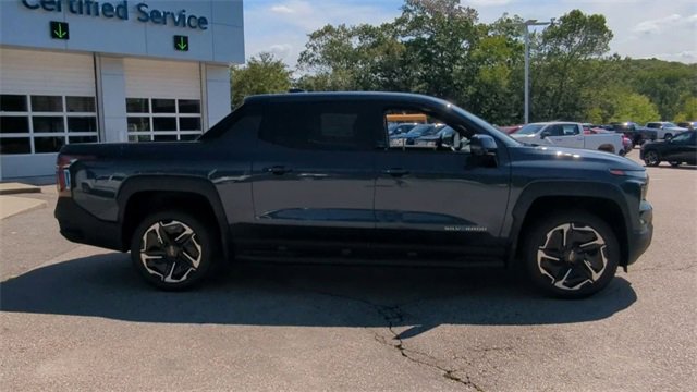 New 2026 Chevrolet Silverado EV LT w/ Premium Package image 9