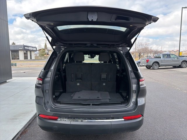 Used 2024 Jeep Grand Cherokee L Laredo w/ Trailer Tow Package image 8