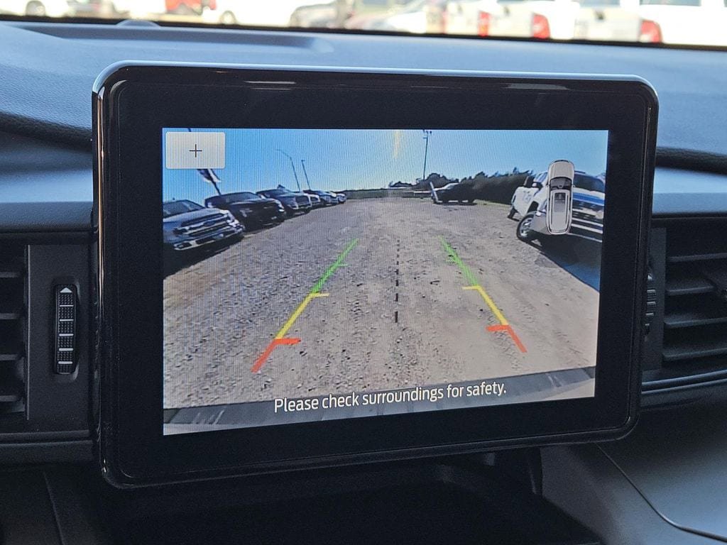 Used 2023 Ford Explorer XLT image 17