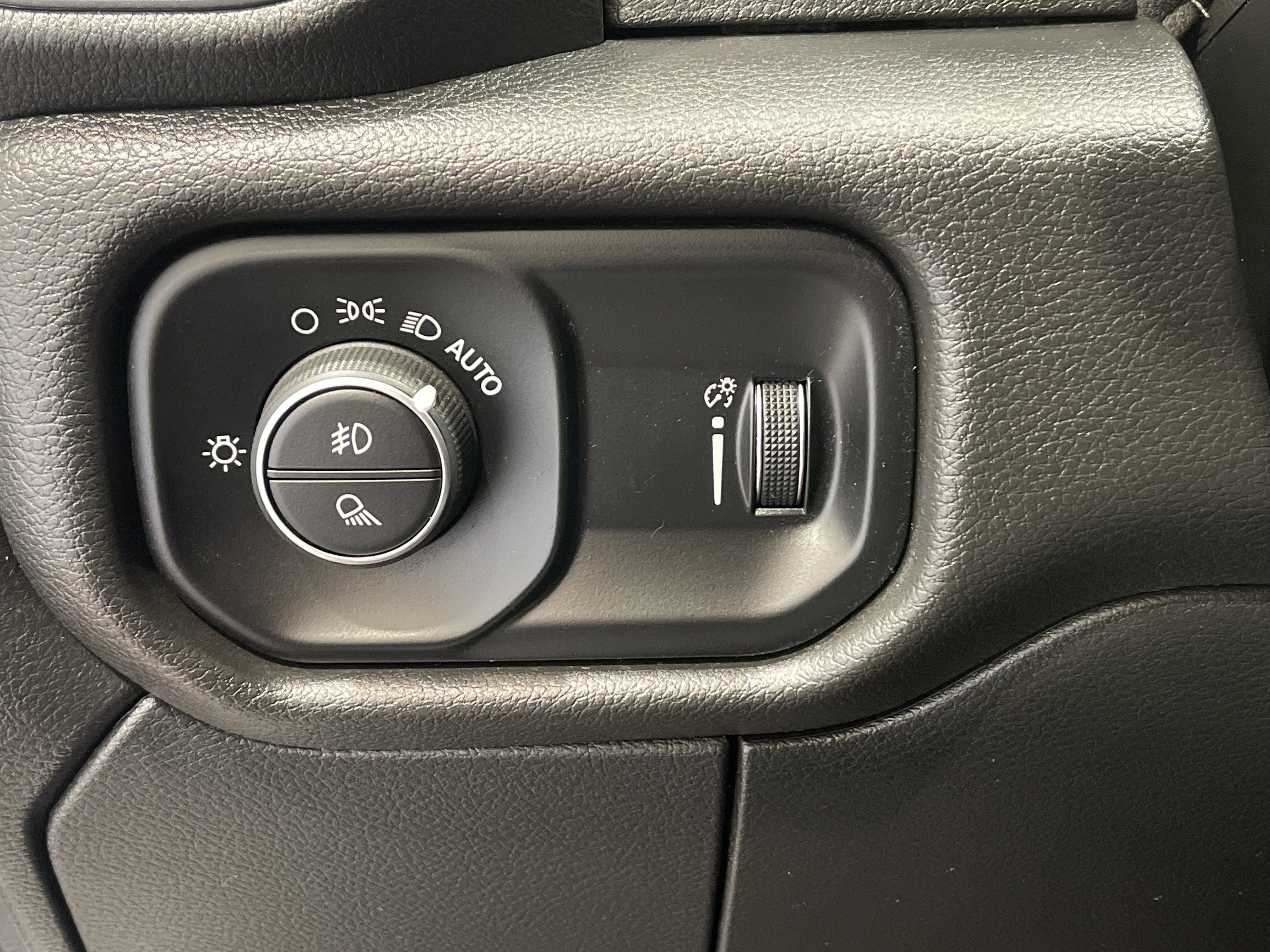 Used 2022 RAM 2500 Big Horn w/ Cold Weather Group image 11