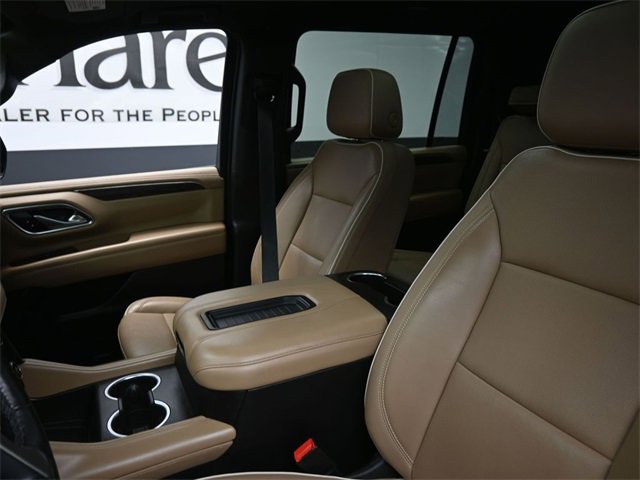 Used 2021 Chevrolet Suburban Premier w/ Premium Package image 16