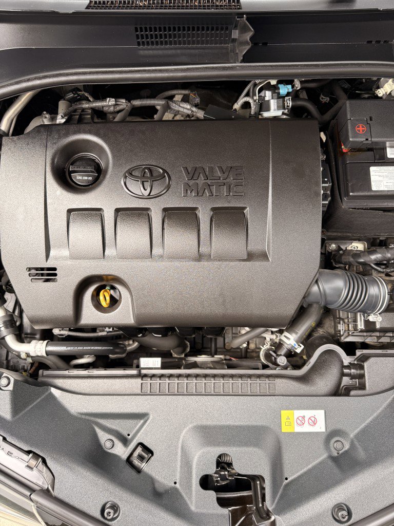 Used 2018 Toyota C-HR XLE FWD image 11