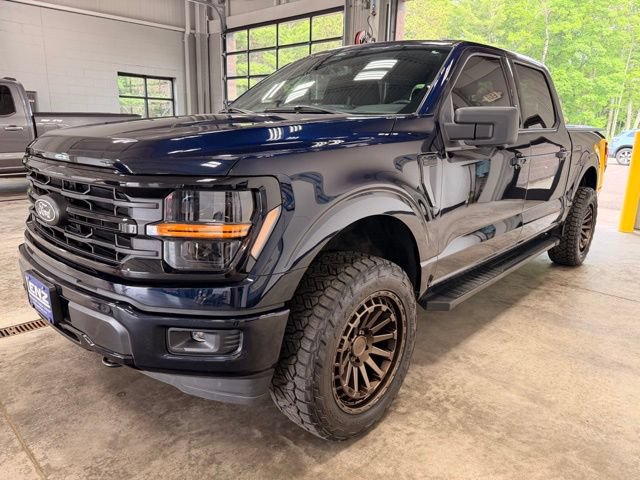 Used 2024 Ford F150 XLT w/ XLT Black Appearance Package AWD/4WD image 4