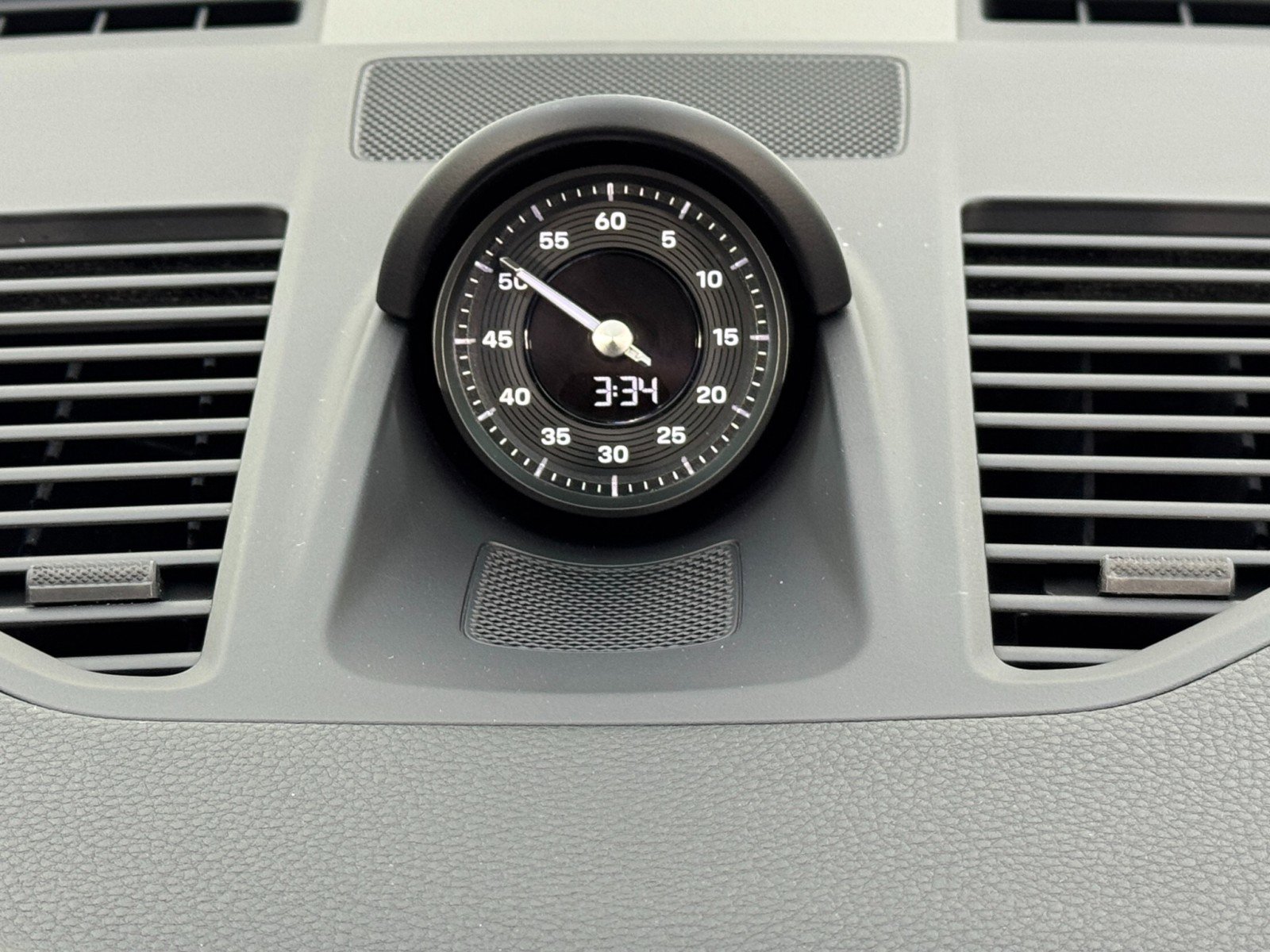 Used 2025 Porsche 911 Carrera RWD image 23