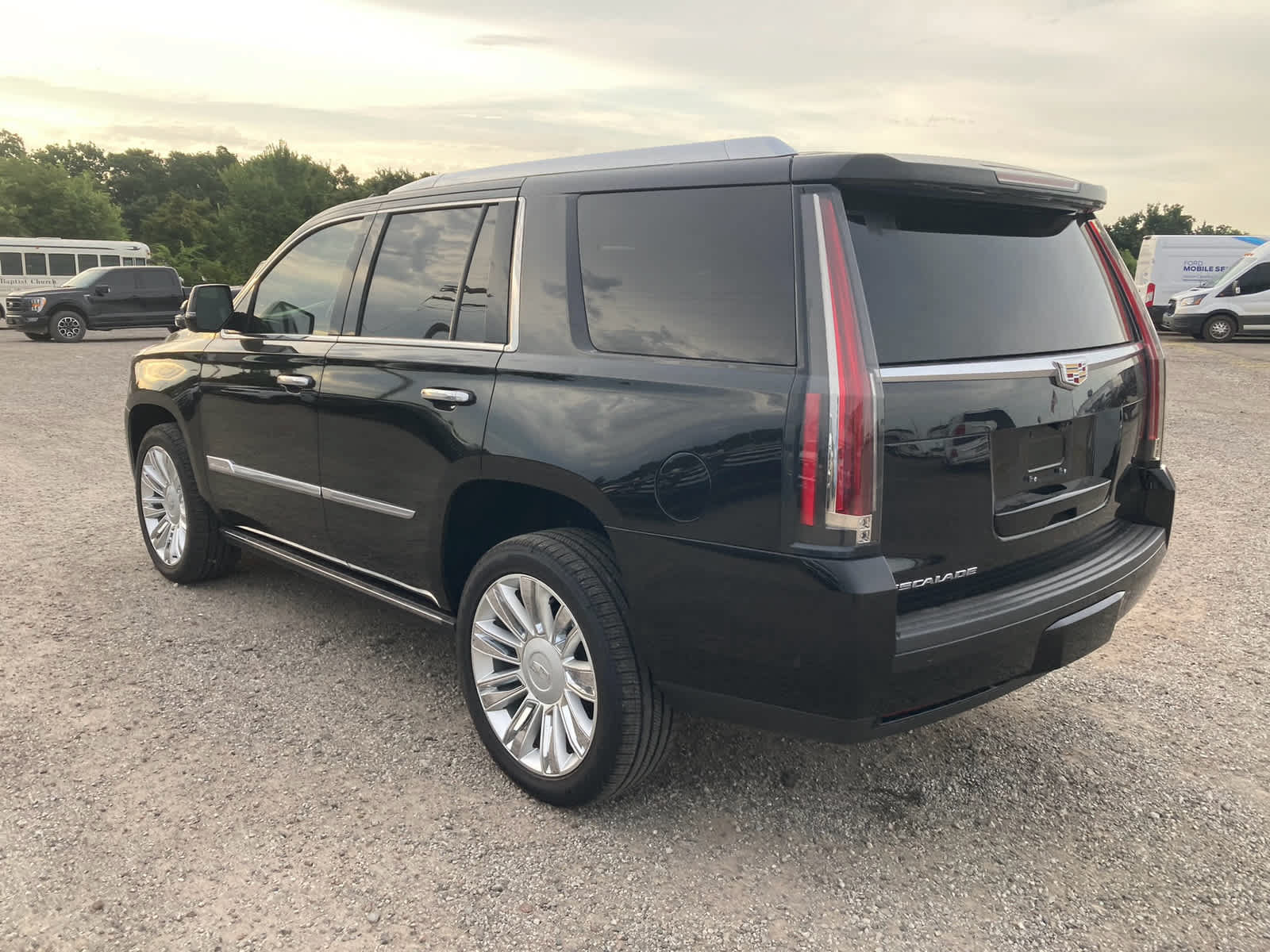 Used 2019 Cadillac Escalade Platinum AWD/4WD image 6