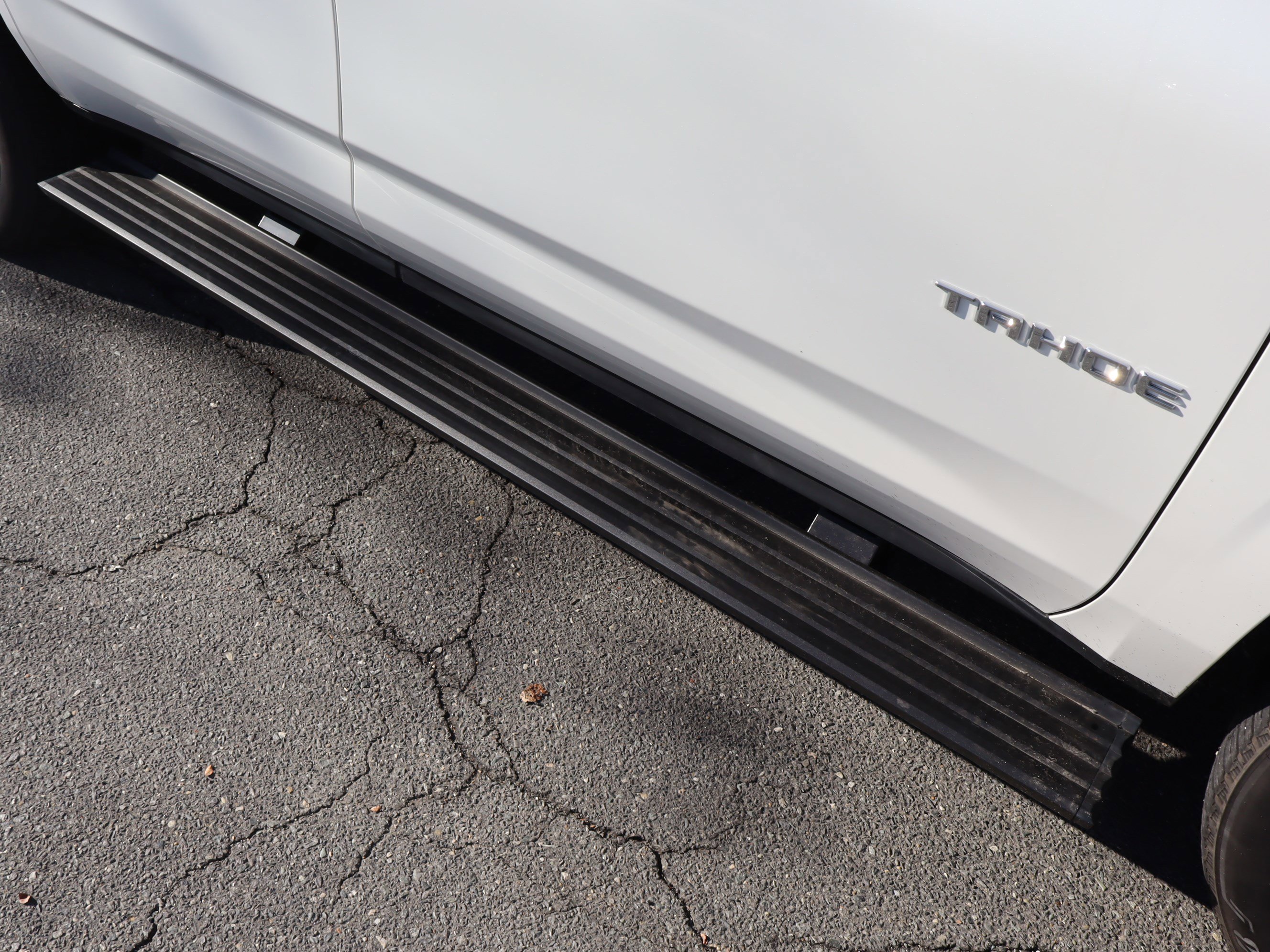 Certified 2024 Chevrolet Tahoe High Country AWD/4WD image 12