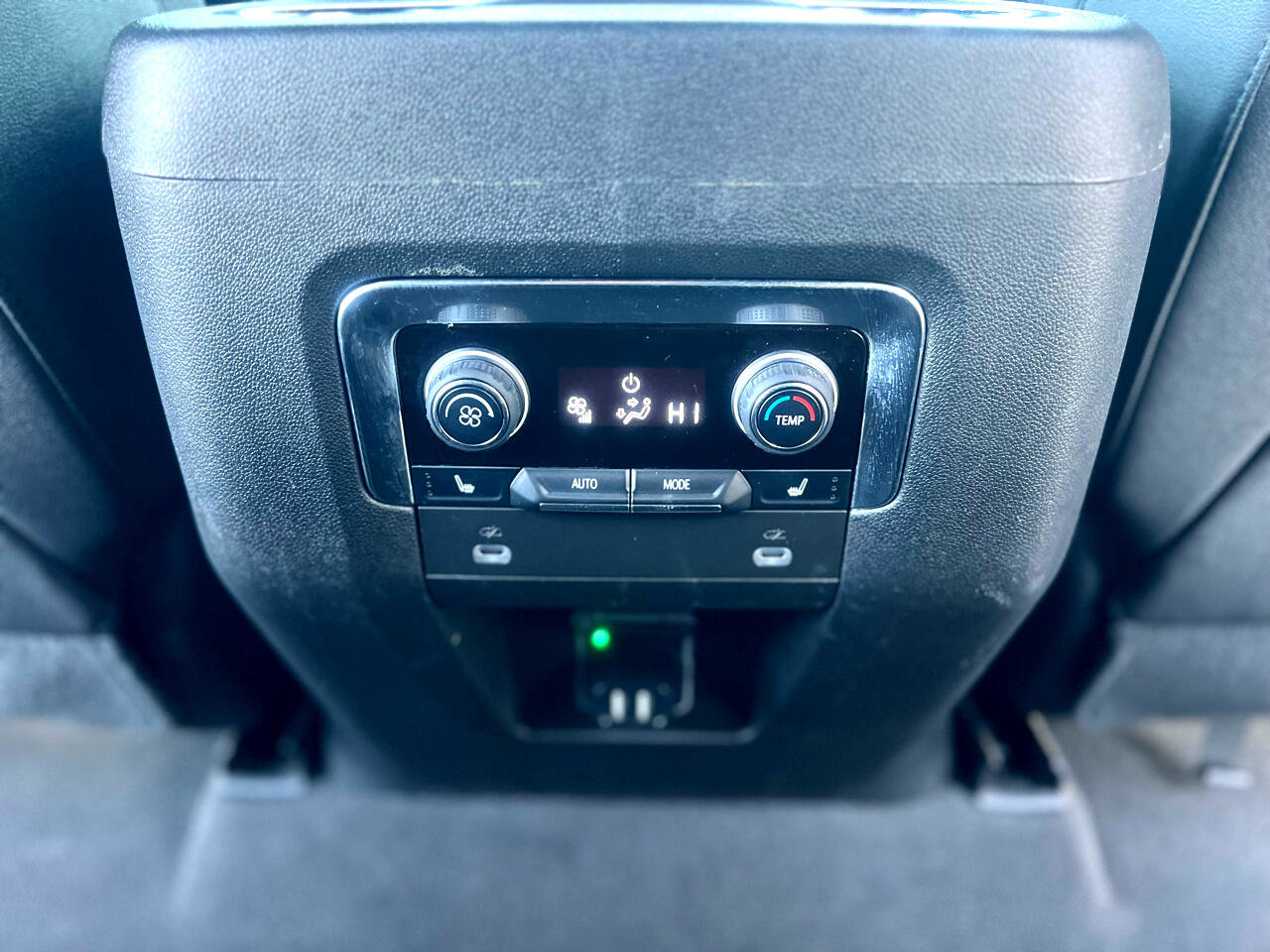 Used 2023 Chevrolet Suburban RST w/ Luxury Package image 22