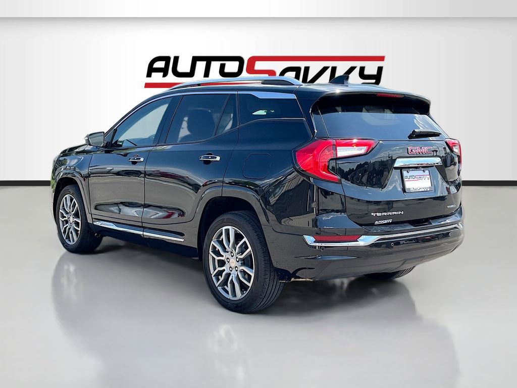 Used 2024 GMC Terrain Denali w/ Denali Premium Package AWD/4WD image 5