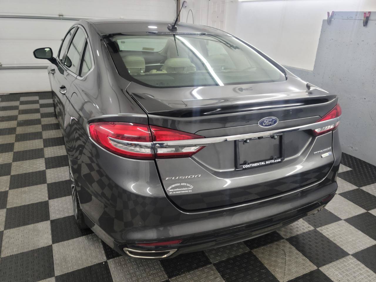 Used 2018 Ford Fusion Titanium AWD/4WD image 4