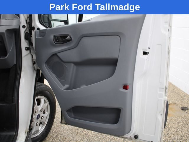 Used 2016 Ford Transit 250 130 Low Roof RWD image 21
