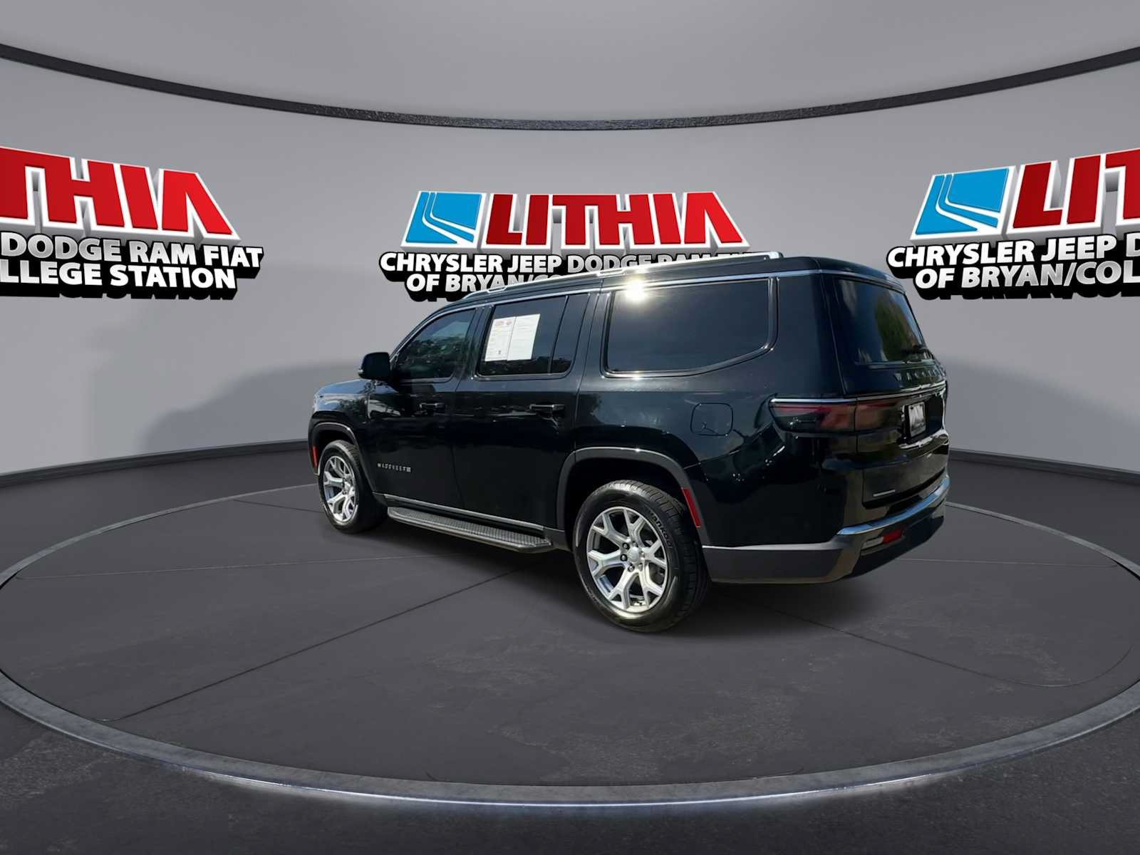Used 2022 Jeep Wagoneer Series II AWD/4WD image 6
