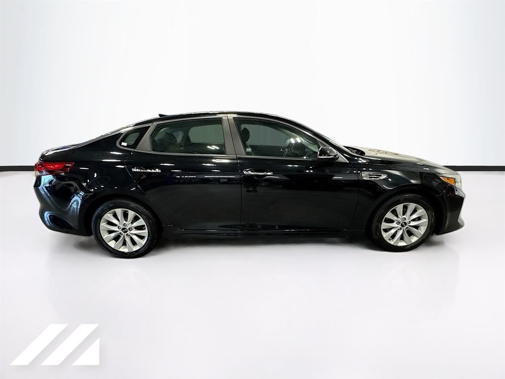 Used 2018 Kia Optima S FWD image 4