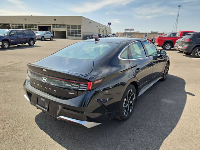 Certified 2025 Hyundai Sonata SEL AWD/4WD image 6