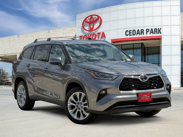 Used 2025 Toyota Highlander Limited FWD image 1