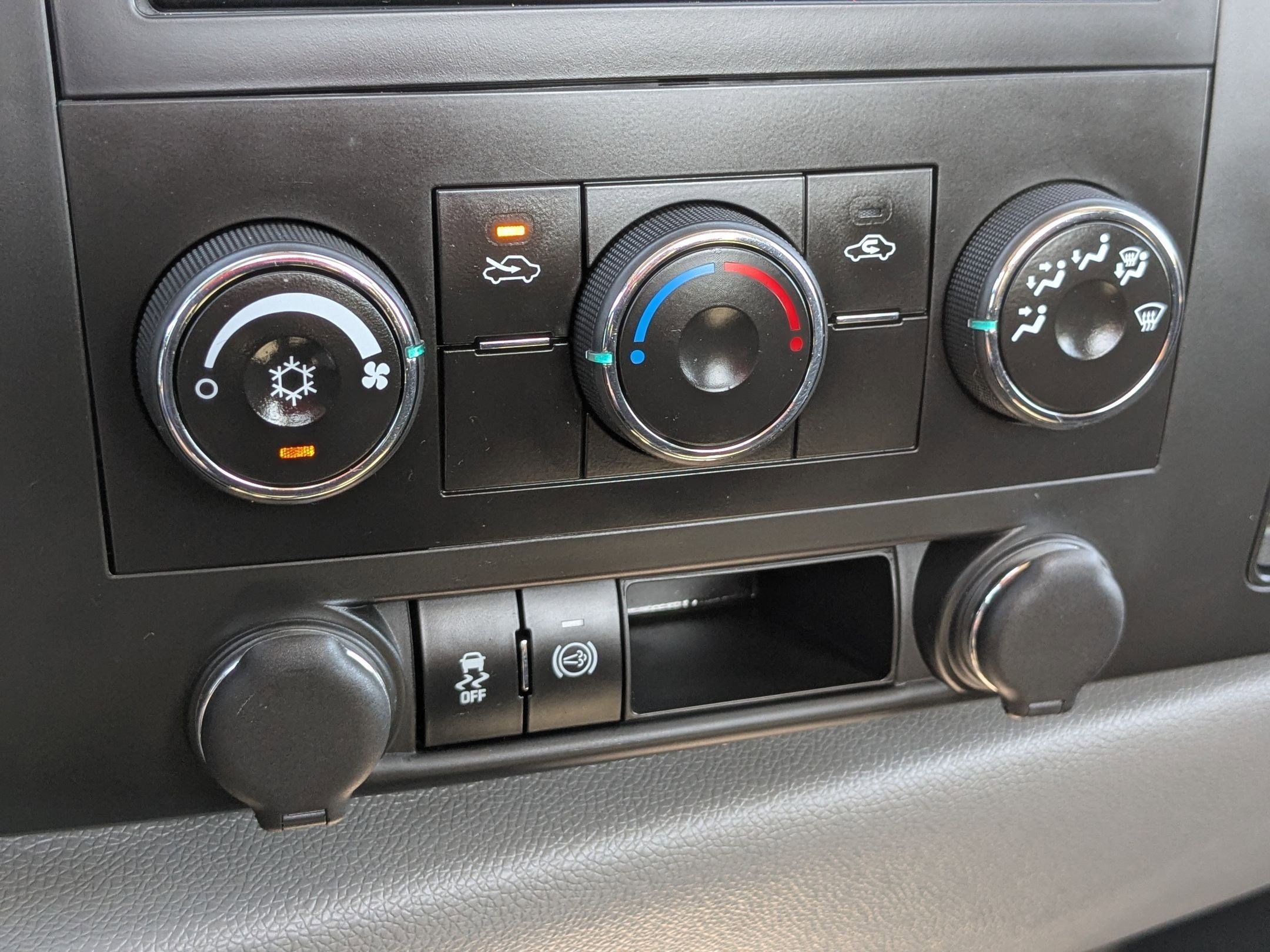 Used 2014 Chevrolet Silverado 3500 W/T image 21