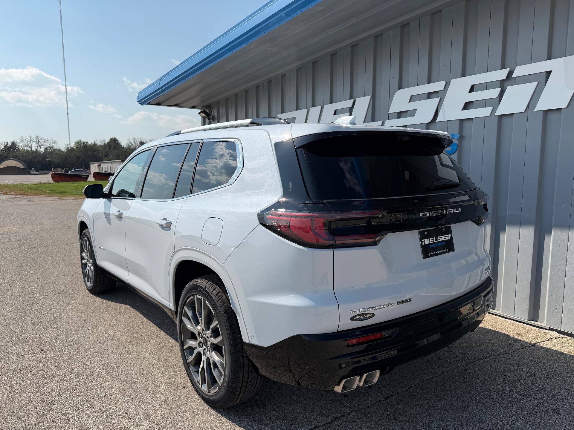 New 2027 GMC Acadia Denali Ultimate AWD/4WD image 9
