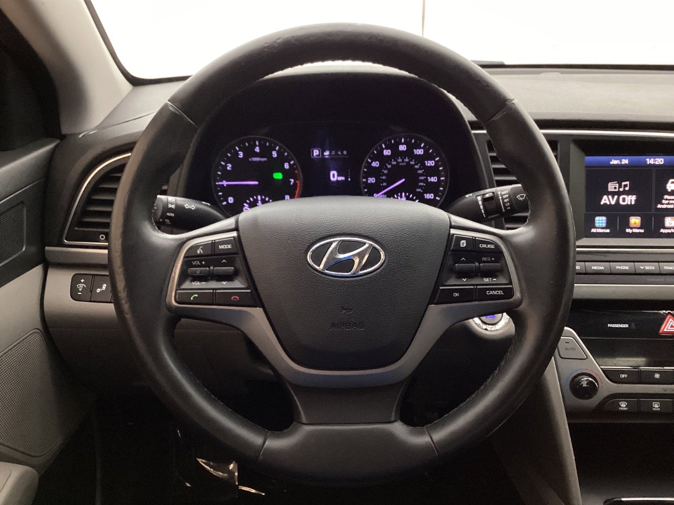 Used 2017 Hyundai Elantra Limited image 31