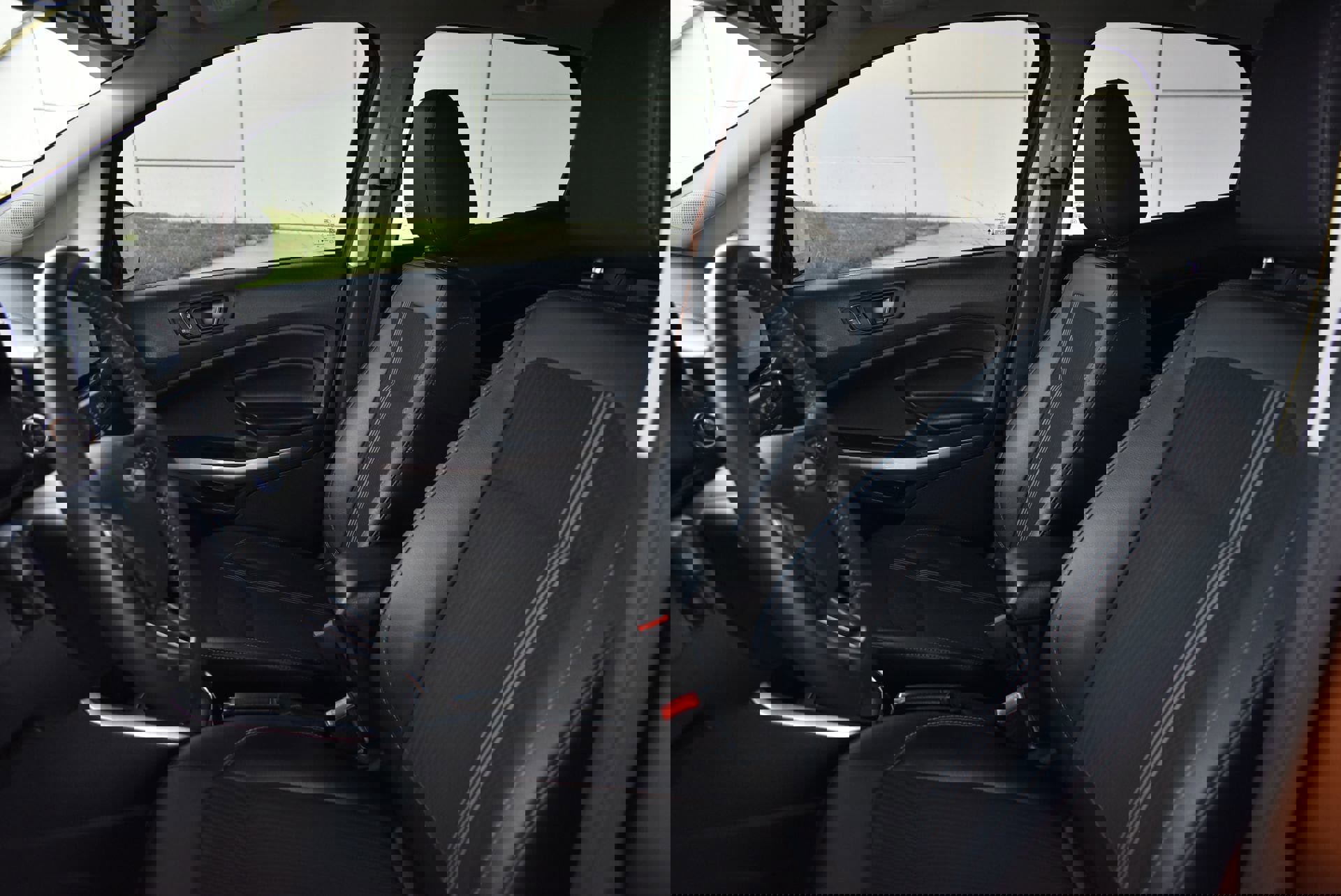 Used 2020 Ford EcoSport SES image 16