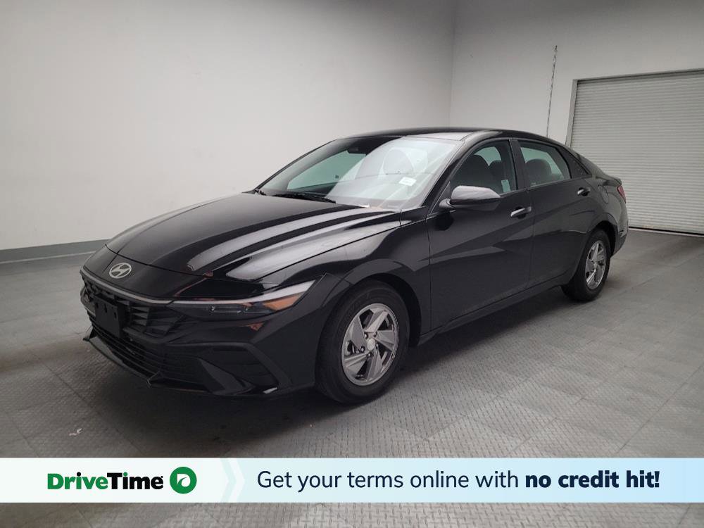 Used 2025 Hyundai Elantra SE image 1