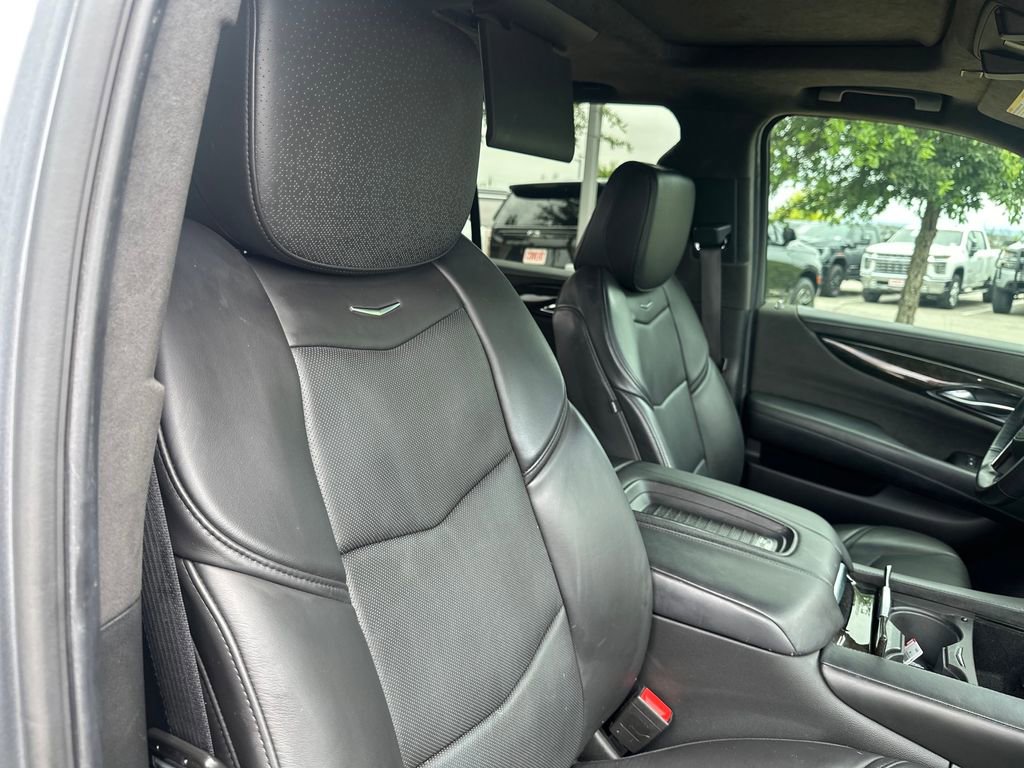 Used 2019 Cadillac Escalade Platinum AWD/4WD image 36