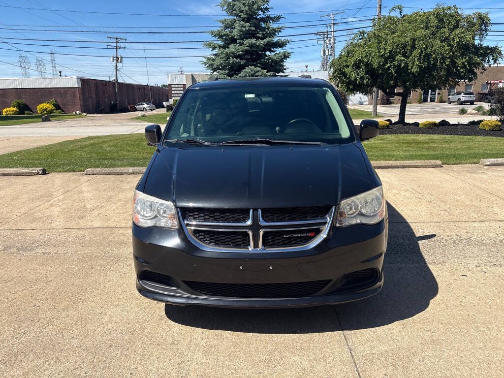Used 2013 Dodge Grand Caravan SXT FWD image 2