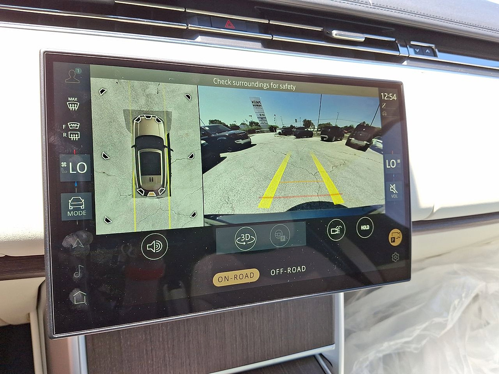 New 2025 Land Rover Range Rover SE image 23