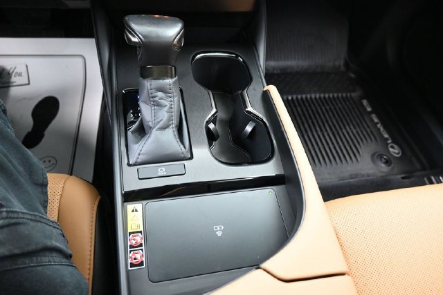 Used 2025 Lexus ES 350 w/ Premium Package FWD image 11