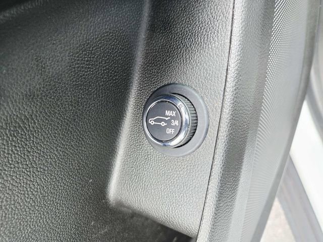 Used 2023 Chevrolet Traverse LT image 33