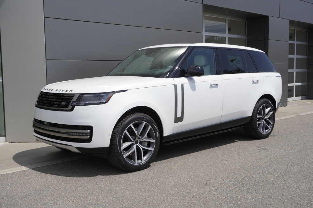 New 2026 Land Rover Range Rover Long Wheelbase SE AWD/4WD image 3
